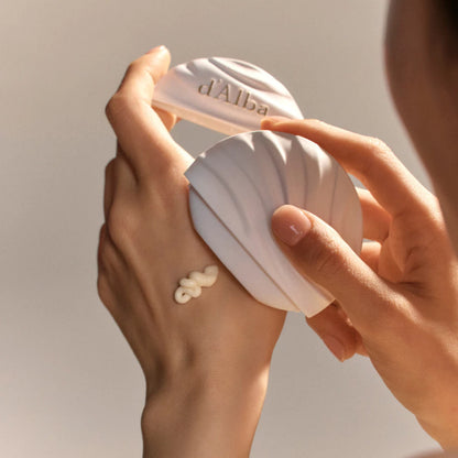 [d'Alba Official] Kem dưỡng tay kèm hộp quà tặng logo d'Alba 40ml